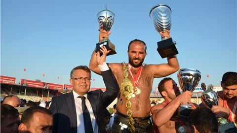 Tarihi 663. Elmalı Yeşilyayla Yağlı Pehlivan Güreşleri'nin başpehlivanı Okulu