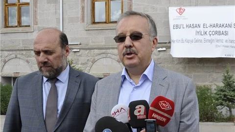 Harakani Külliyesi'nin ağaçları söküldüğü gün çorba ikram edildi