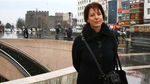 Hollanda basını Gazeteci Frederike Geerdink Türkiye'de tutuklandı