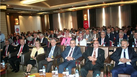 Polat Saplantılardan, tedirginliklerden kurtulmamız lazım