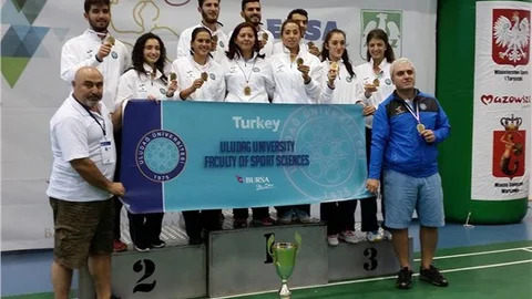 Uludağ Üniversitesi badmintoncuları başarıya doymuyor