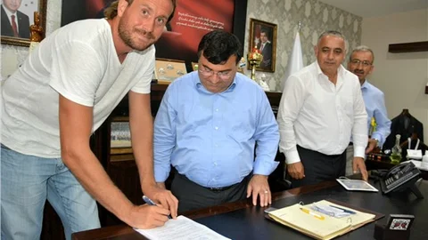 Artvin Belediye Spor transfere doymuyor