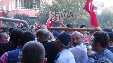 Aksaray’da terör protestosunda olaylar çıktı