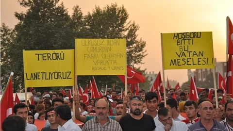 Osmaniye iki şehidinin yasını tutuyor