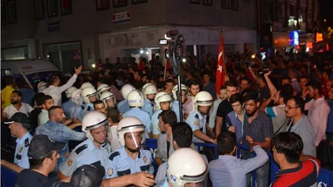 Sakarya'da binler terörü protesto etti