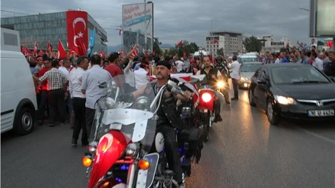 Bursa'da terör protestosunda HDP il binasına bayrak astılar