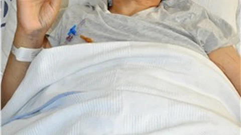 Karnından basketbol topu büyüklüğünde tümör çıktı