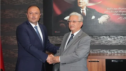 Bandırma Onyedi Eylül Üniversitesi'nde devir teslim