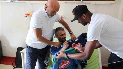 Karaman ve Kweuke'den hasta ziyareti