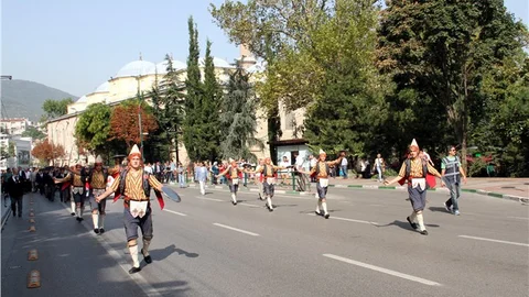 Bursa’nın kurtuluşu şehitlerin gölgesinde kutlandı