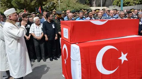 Balıkesirli şehit Astsubay Göçkün binlerce kişinin gözyaşlarıyla uğurlandı