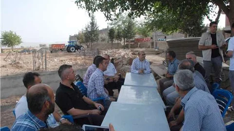 Adıyaman Valisi, ilçe ve köyleri ziyaret ederek dert dinliyor