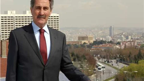 Ertuğrul Günay 90'lı yıllarda devlet kötü yönetiliyordu, şimdi ise çökertiliyor