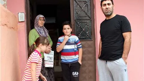 Yaralı polis Orhan Tunç'un ailesi dua bekliyor