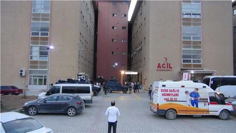 Hakkari’de hastane önünde gerginlik