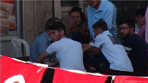 Şehit polisin Zonguldak'taki evine ateş düştü