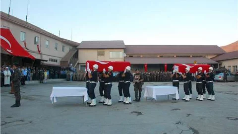 Şehit polisler için Bitlis’te tören düzenlendi