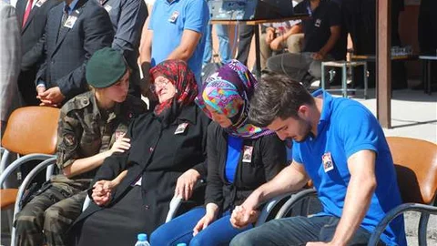 Şehit Özel Harekat polisi için Bitlis’te tören düzenlendi