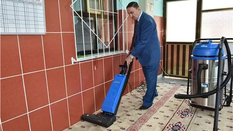 Camiler temizleniyor