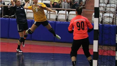 Kadınlar Hentbol'da Yenimahalle lige kayıpsız başladı