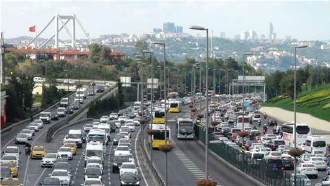 Boğaziçi Köprüsü'nde bayram yoğunluğu başladı