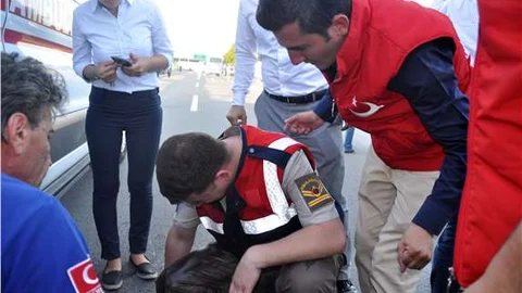 Polis ve jandarmayı aşamayan sığınmacılar biber gazı kullandı