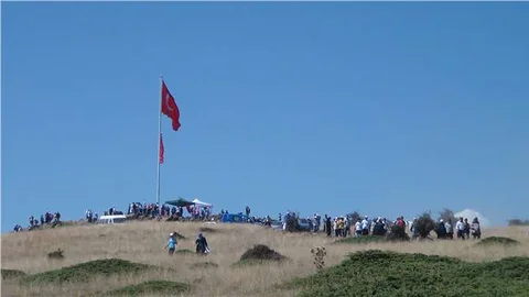 Çankırı'da dev Türk bayrağı göndere çekildi