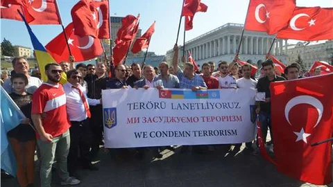 Seçim sonrası artan terör, Kiev’de protesto edildi