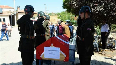 Motosiklet kazasında ölen asker toprağa verildi