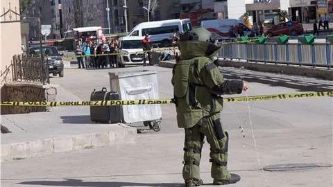 Erzurum'da şüpheli valiz fünye ile patlatıldı