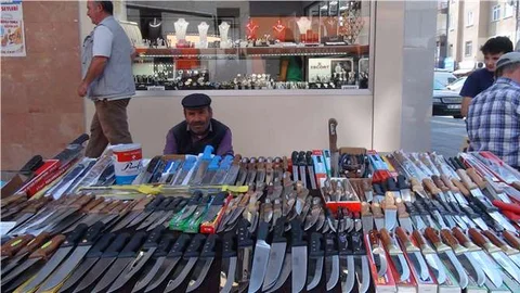 Kurban keserken ele rahat oturan bıçaklar tercih edilmeli