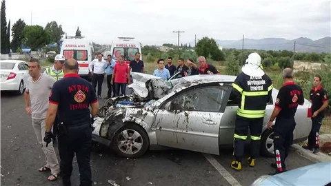 Kaza yapan pikap sürücüsü kaçan kurbanlığın peşinden gitti