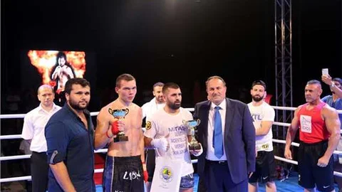 ERDEMLİ’DE KİCK BOKS GECESİ BÜYÜLEDİ