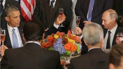 Putin ve Obama kadeh kaldırdı