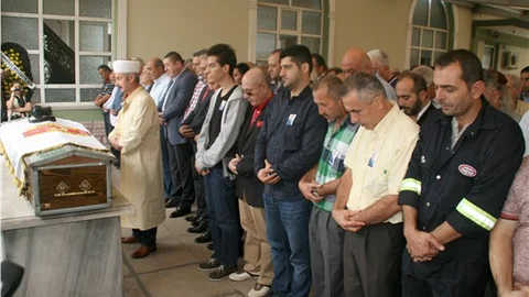 Gazeteci Koray Kayalı son yolculuğuna uğurlandı