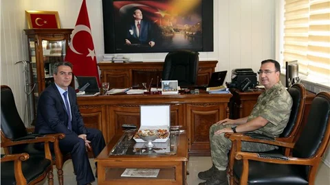 Alay Komutanı Uşan'dan Kaymakam Karagül'e hayırlı olsun ziyareti