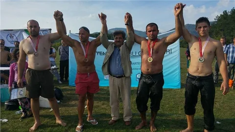 Yeniköy Yağlı Güreşleri yeniden başladı