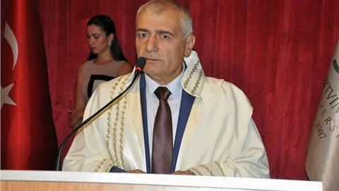 Prof.Dr. Hakyemez Türkiye'nin bir anayasa sorunu var