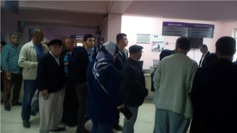 Hastanede sistem çöktü, hastalar saatlerce sıra alamadı