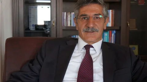 Bayraktar Sandık taşıyacağınıza öğrencileri taşıyın