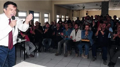 Kayalar'a işçi ve çiftçilerden destek