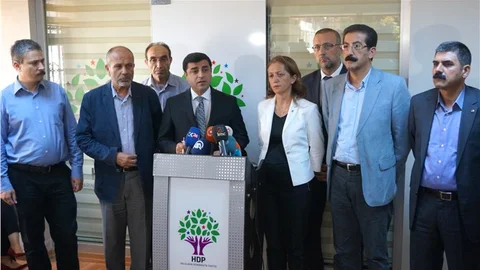 Demirtaş Siyasi iktidarlar gidicidir bunlara güvenerek suç işlemeyin