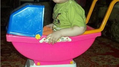 Üzerine televizyona düşen minik Hüseyin, kurtarılamadı