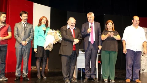 Seyhanlılar ‘2. Baskı’ ile medyanın trajikomik hallerine güldü