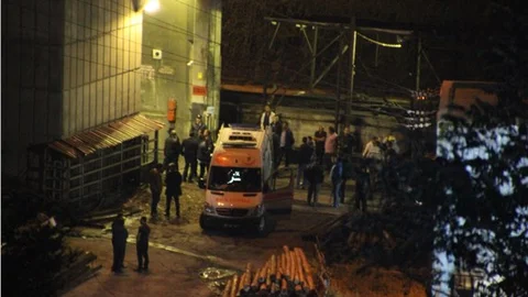 Madende göçük 1 ölü, 1 yaralı