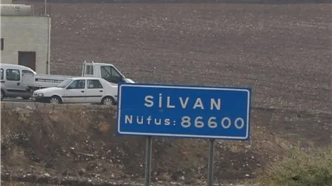 Silvan’da çatışmalar sürüyor, ilçeye giriş ve çıkış yasak