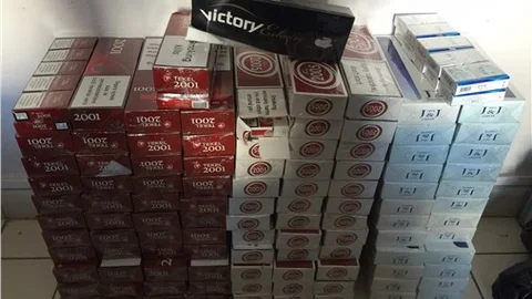 Afyonkarahisar’da bin 56 paket kaçak sigara yakalandı