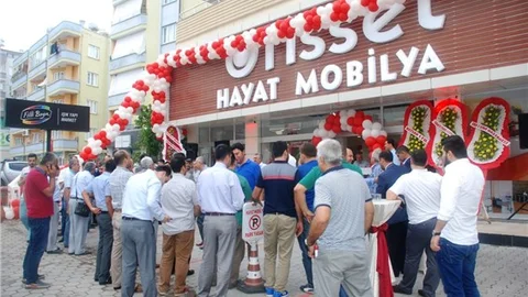 Osmaniye'nin en büyük mobilya mağazası açıldı