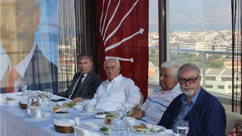 CHP'nin İzmir eski il başkanları 1 Kasım için toplandı