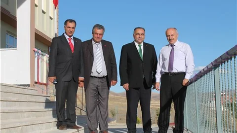 CHP milletvekili adaylarından okul ziyareti